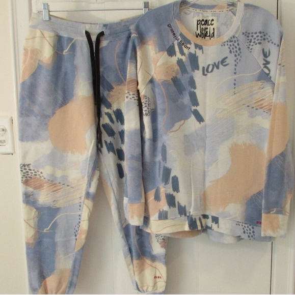Peace Love World Lounge Set Pastels Pockets Runs Large Size XS/XXS - Picture 1 of 15